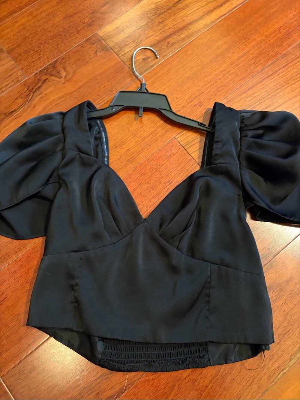 DO+BE black crop top